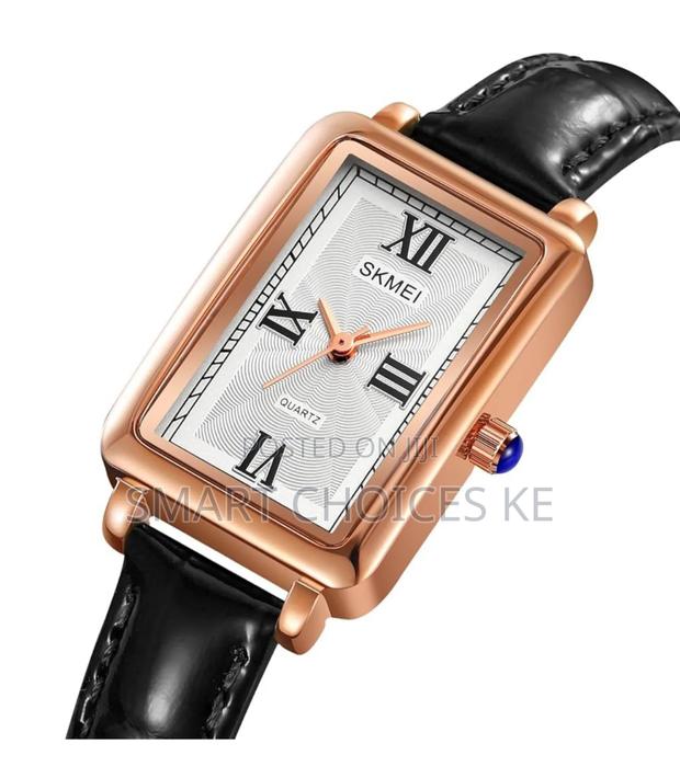 Skmei Ladies
Leather Strap
Quartz Wristwatch