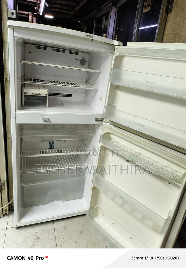 Hitachi Non Frost Fridge 200l - thumbnail 3
