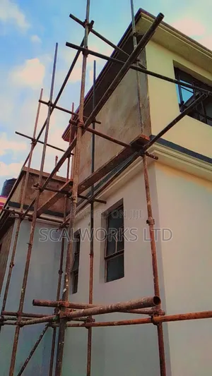 Strong, Adaptable Tube Clamp Scaffolding for All Builds