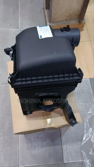 Air Cleaner/Air Filter Housing Toyota Hiace 7l