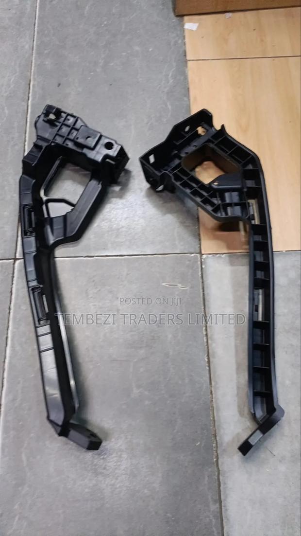 Headlamp Brackets Honda Vezel