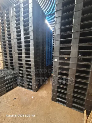 Plastic Pallets-Heavy-Duty Imports Pallets.