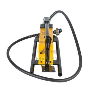 Hands Free Hydraulic Actuator Pump With Hose Fitting - thumbnail 2