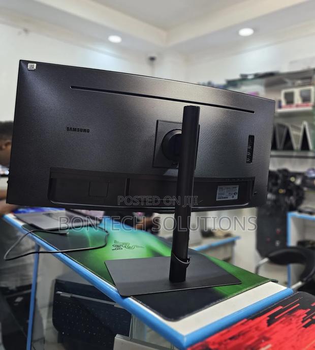 Brandnew Samsung Viewfinity S6 - thumbnail 2