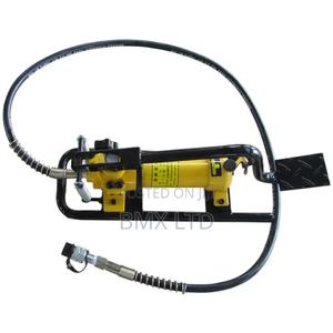 Manual Hydraulic Foot Pump for Lifting and Pressing - thumbnail 2