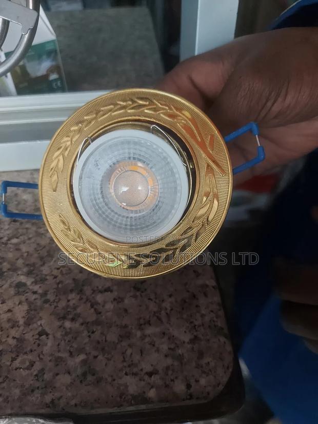 Round, Golden-Colored Recessed Spotlight Frame - thumbnail 3