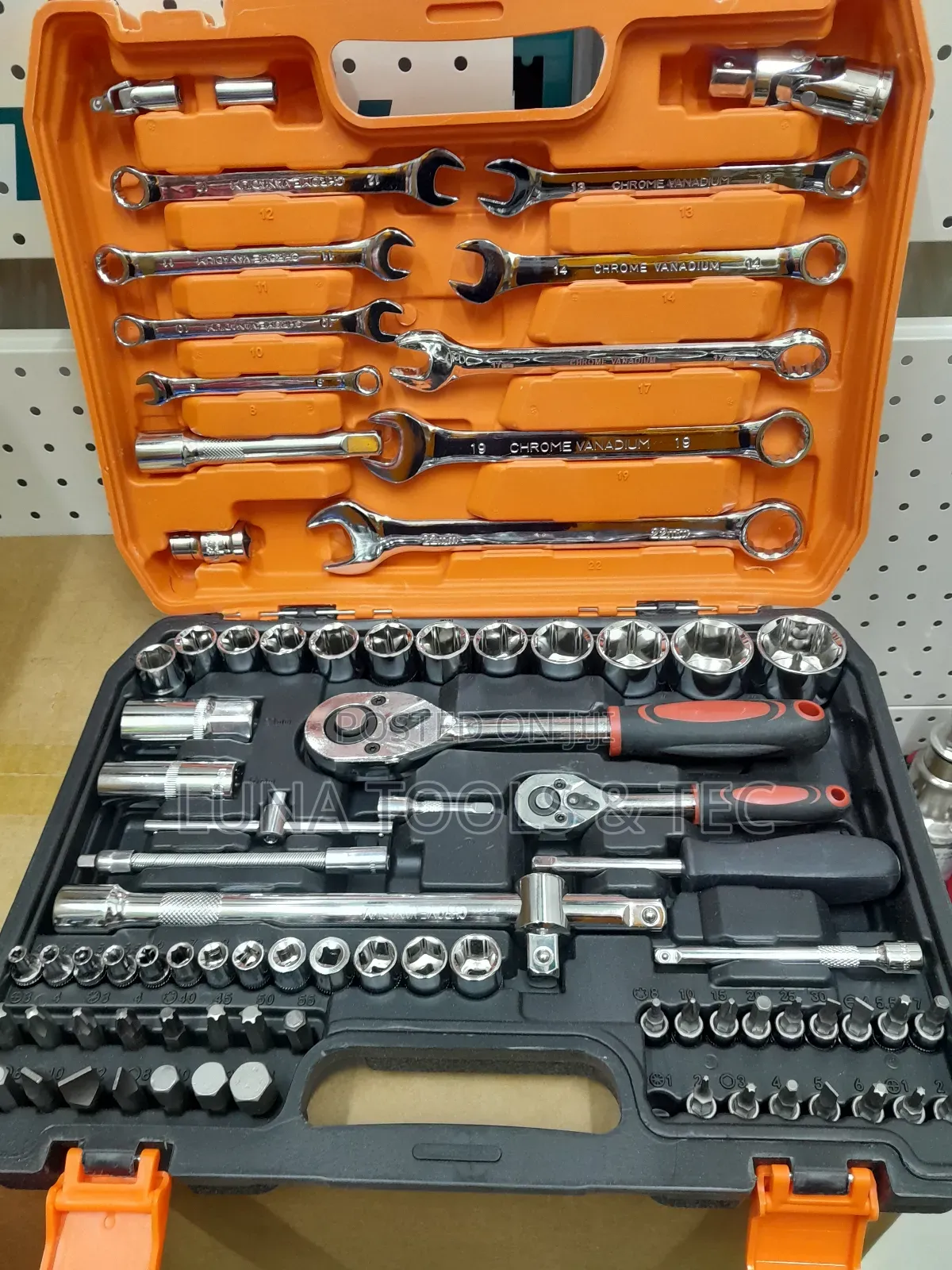 82pcs Socket Wrench Spanner Set