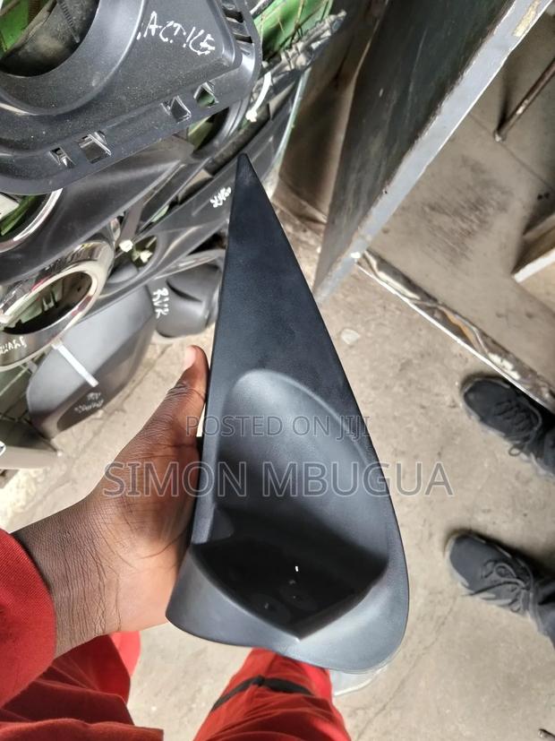 Toyota Hiace 7l Side Mirror Arm - thumbnail 2