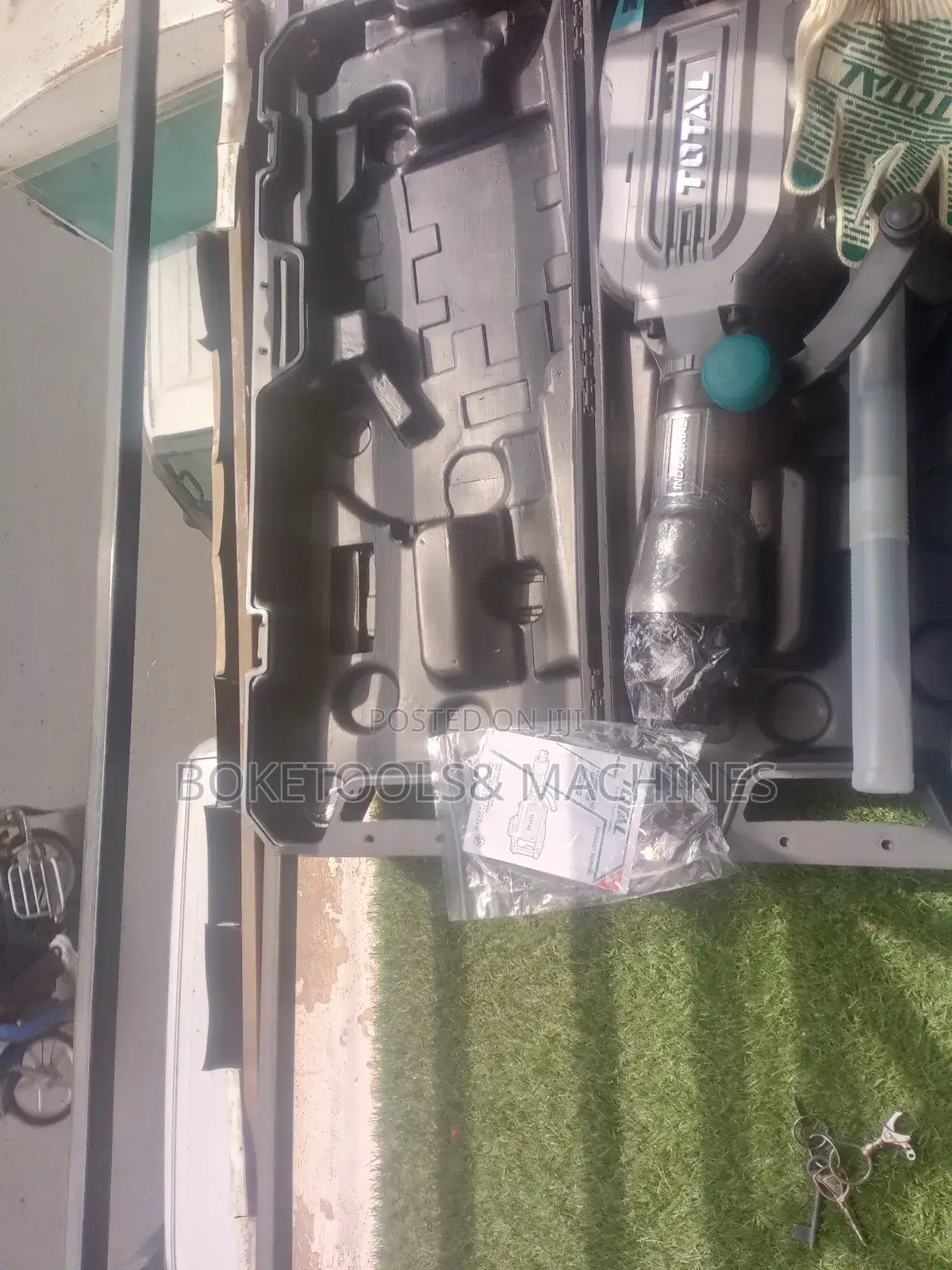 Total Demolition Hammer 1700watts