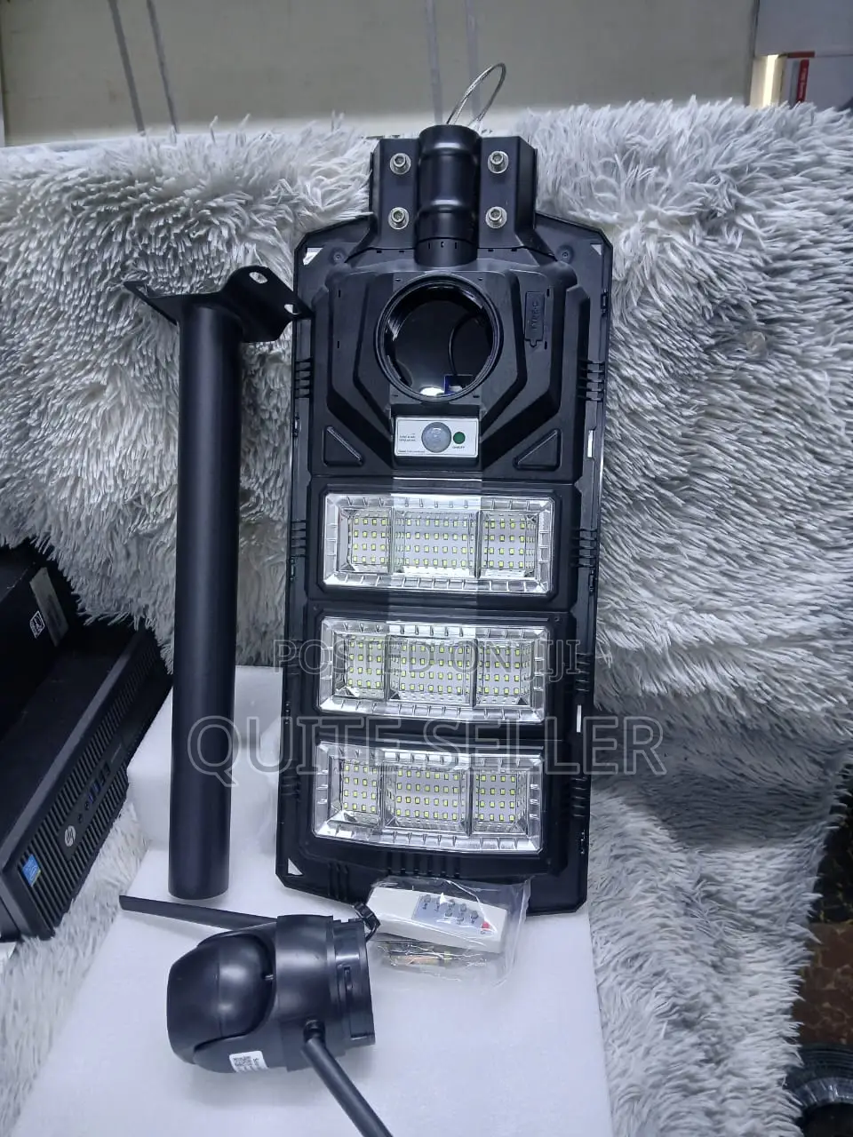 V380 Pro Solar Street Light PTZ Flood Light 4g Camera 450w