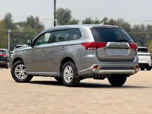 Mitsubishi Outlander 2017 Gray