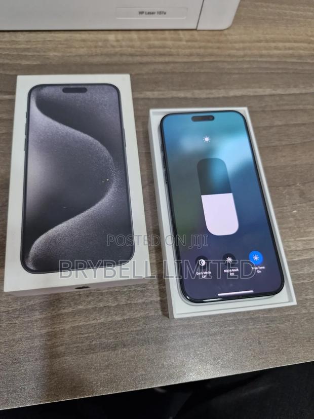 Apple iPhone 15 Pro Max 256 GB Black - thumbnail 4