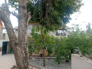5bdrm Maisonette in Mwananchi, Gateway Mall Area for sale
