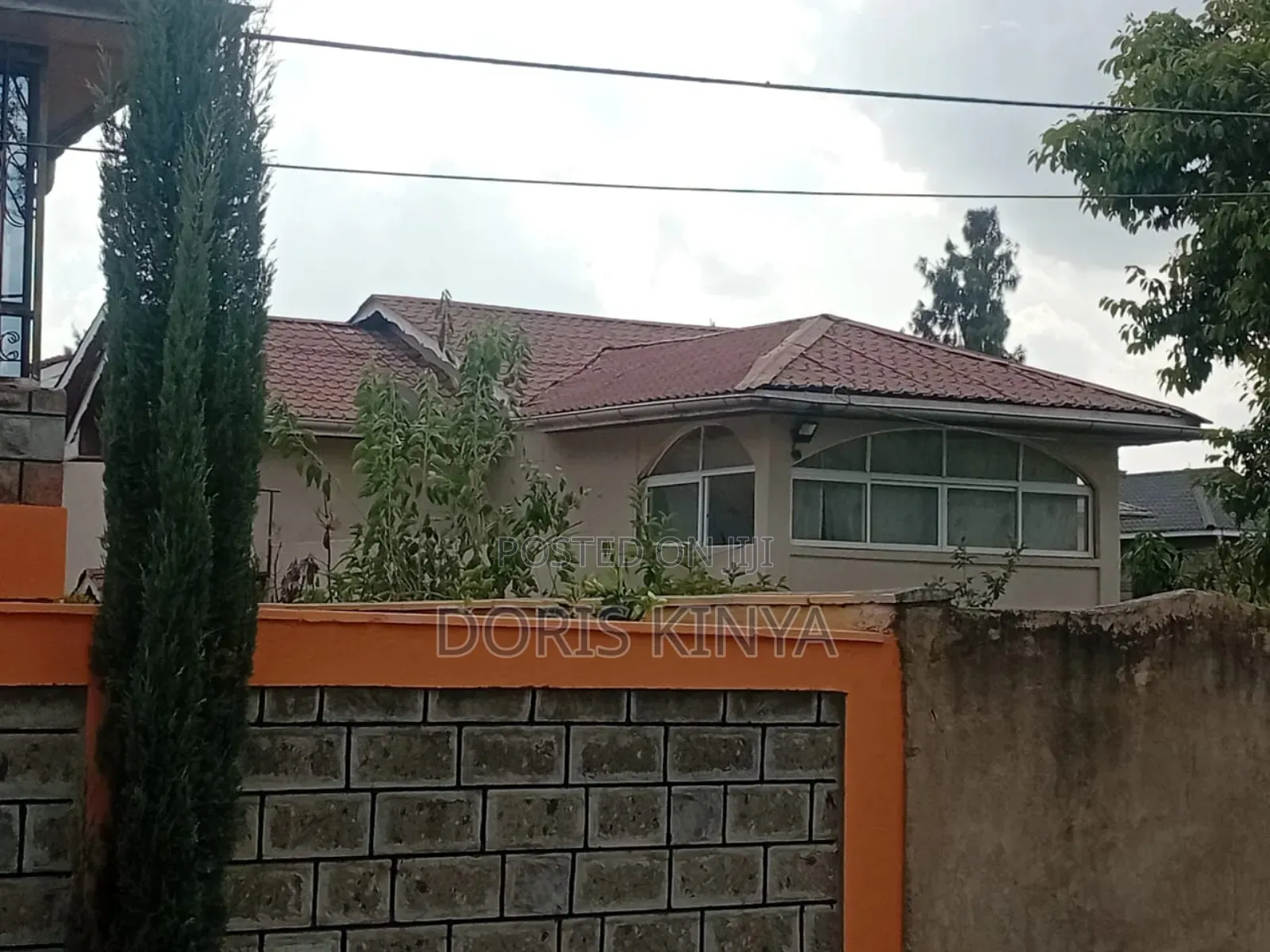 5bdrm Maisonette in Mwananchi, Gateway Mall Area for sale