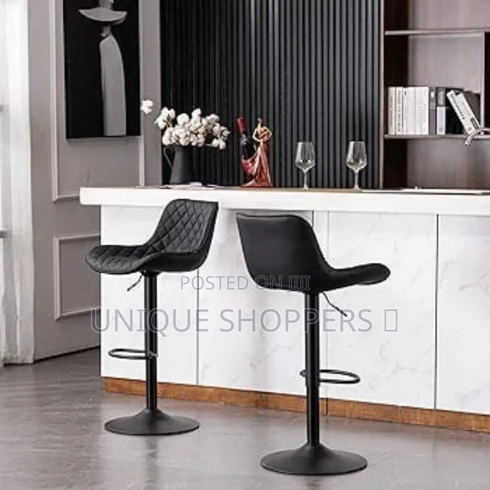 Classy Kitchen Island Stool in Leather