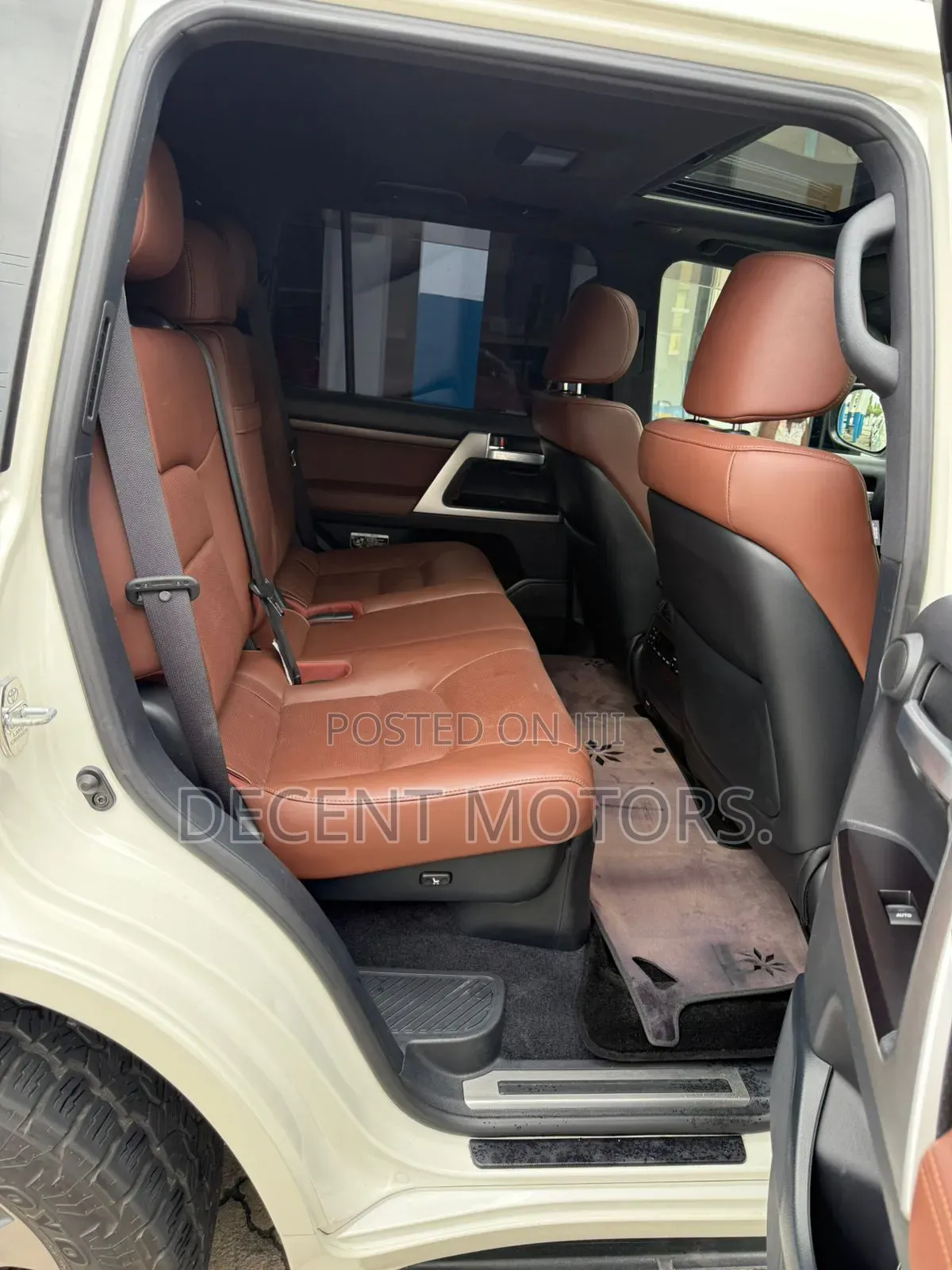 Toyota Land Cruiser 4.6 V8 ZX 2018 White