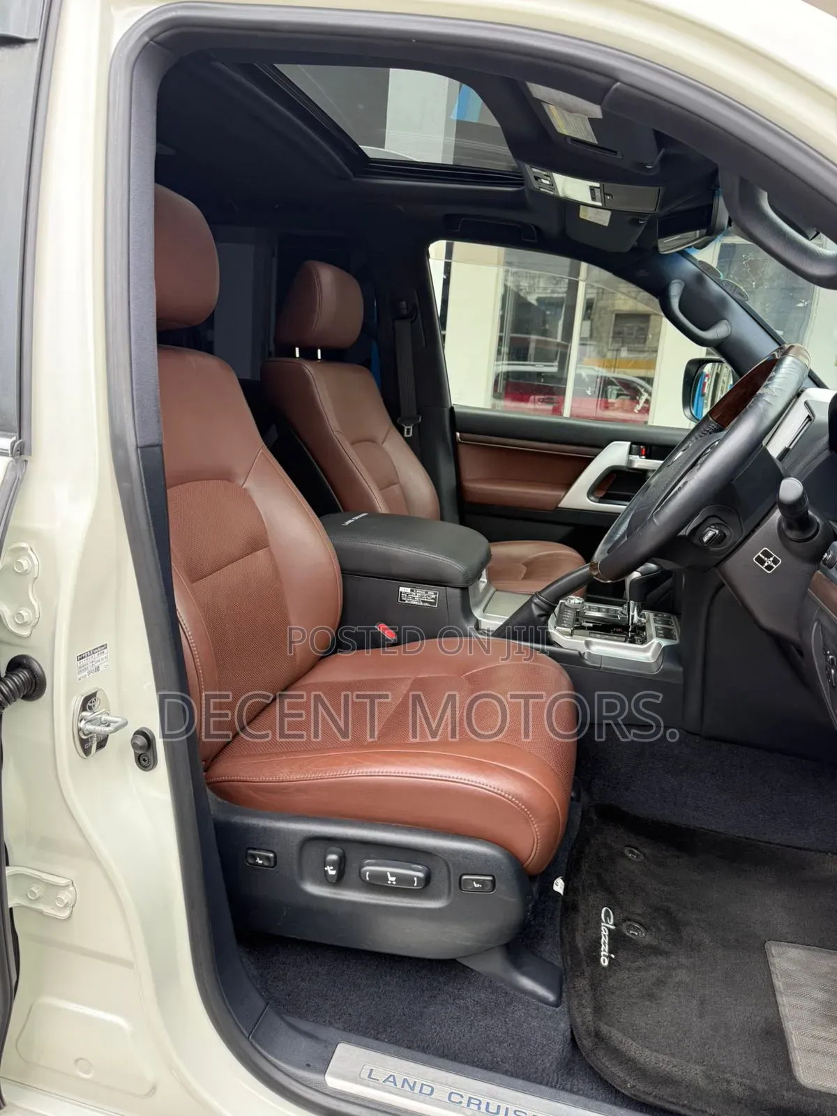 Toyota Land Cruiser 4.6 V8 ZX 2018 White