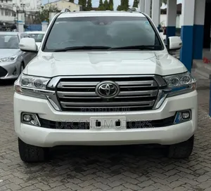 Toyota Land Cruiser 4.6 V8 ZX 2018 White