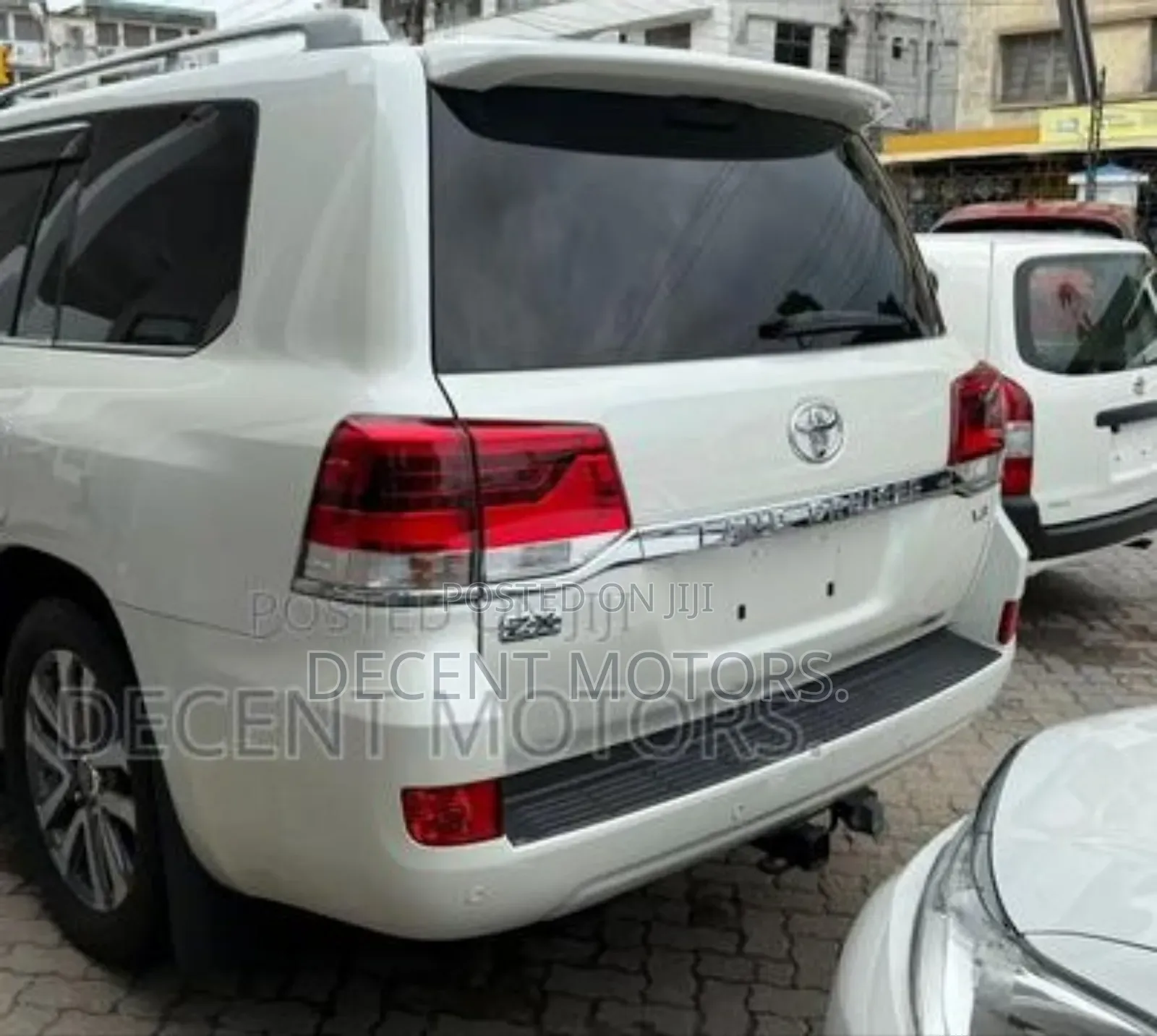 Toyota Land Cruiser 4.6 V8 ZX 2018 White