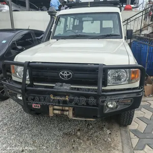Toyota Land Cruiser 4.5 V8 TD 2018 White