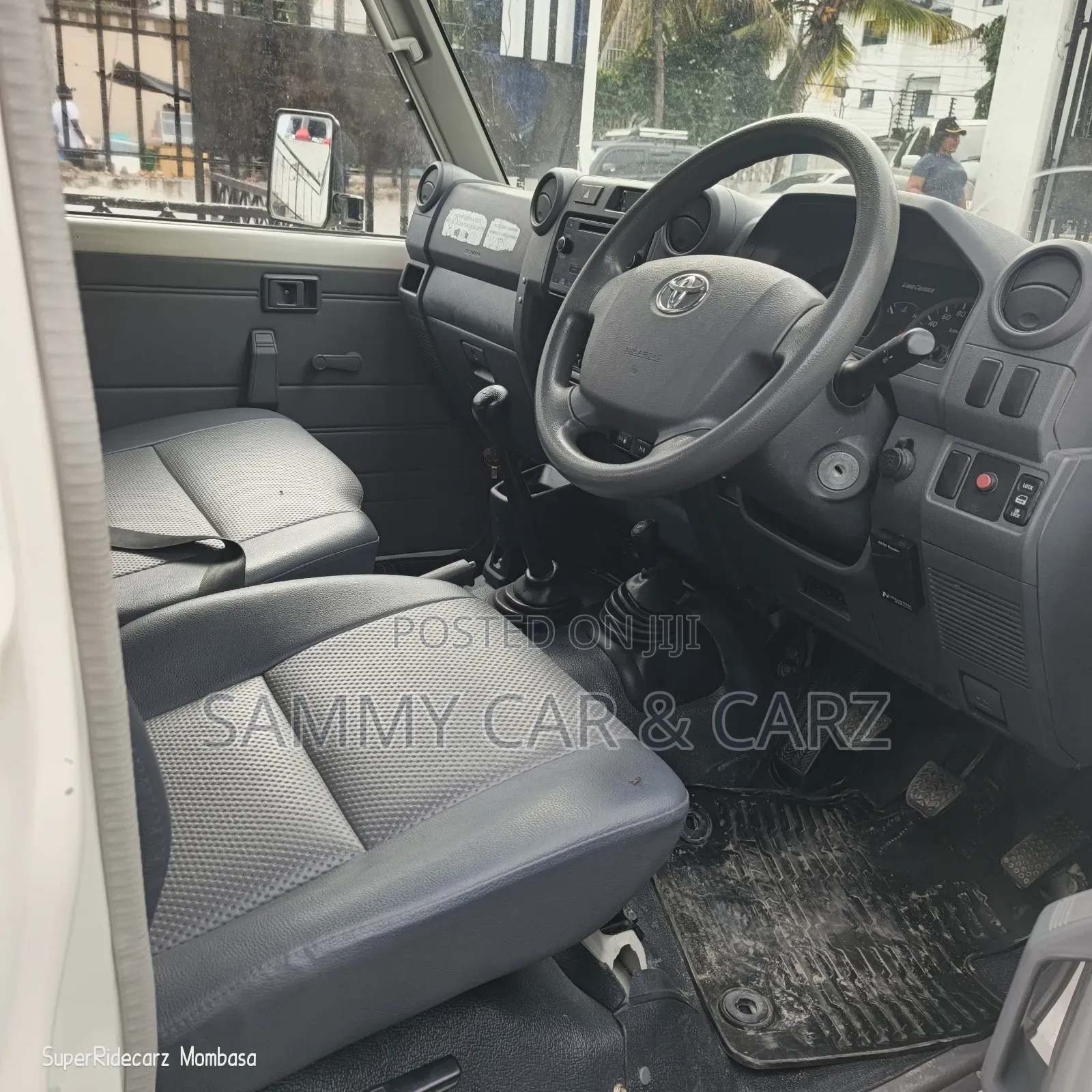 Toyota Land Cruiser 4.5 V8 TD 2018 White