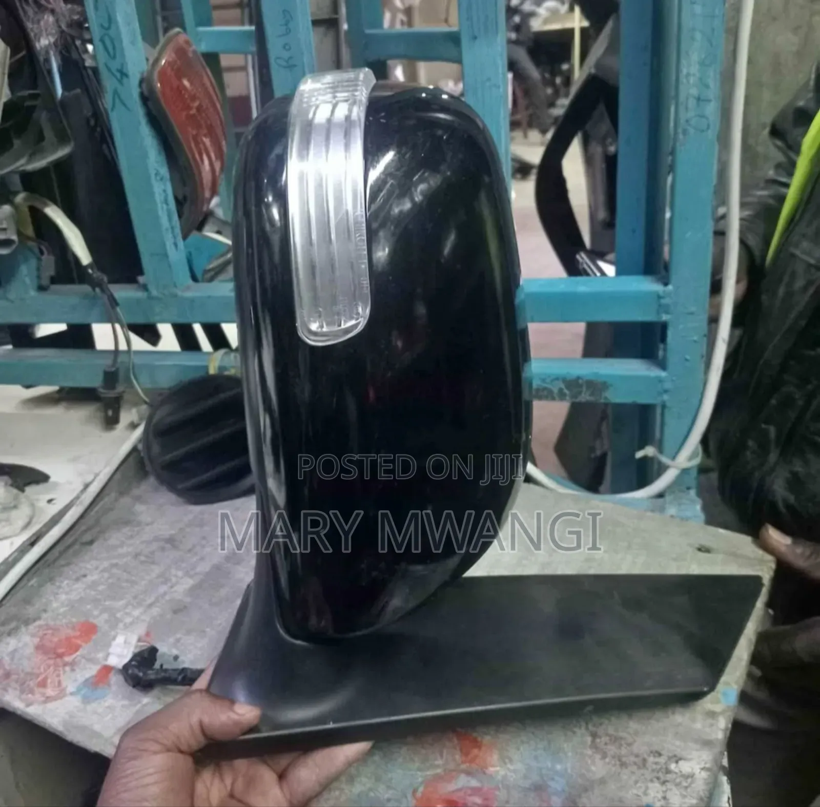 Ex Japan Isis 2007/2008 Sidemirror Available