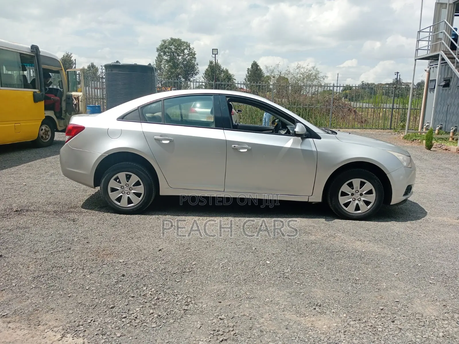 Chevrolet Cruze 1LT 2011 Silver