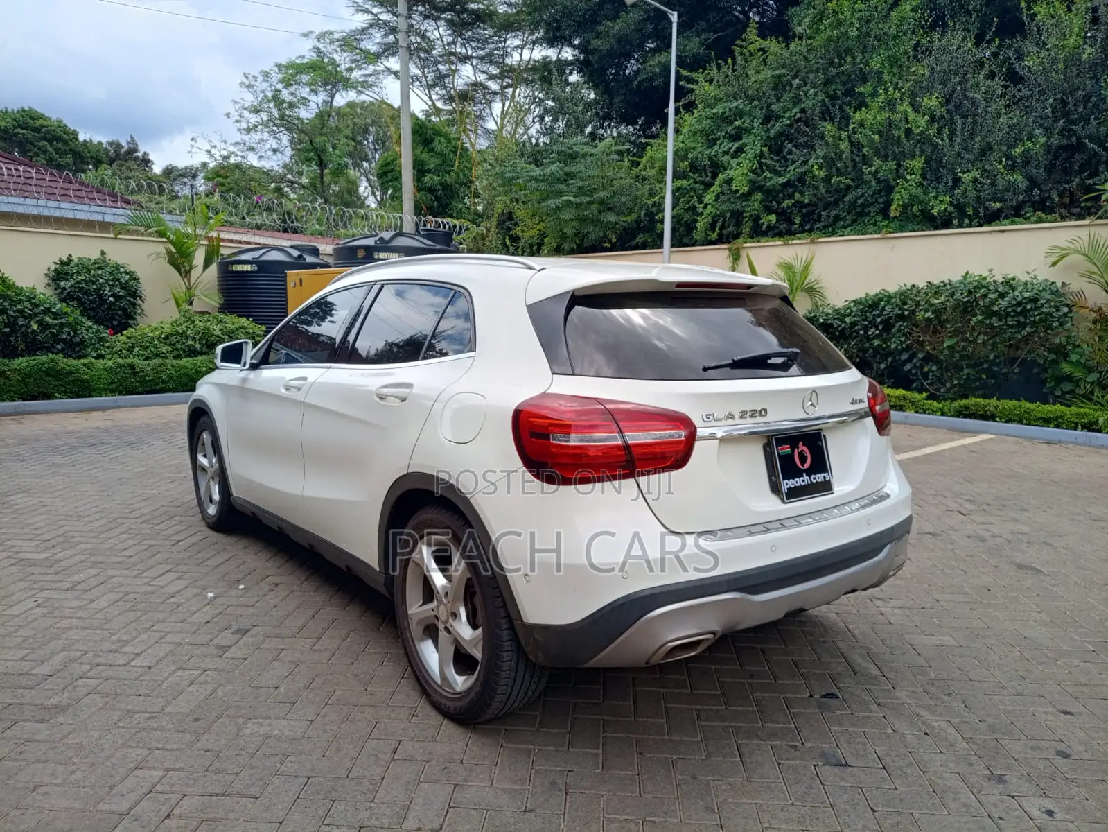 Mercedes-Benz GLA-Class 2017 White