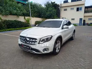 Mercedes-Benz GLA-Class 2017 White