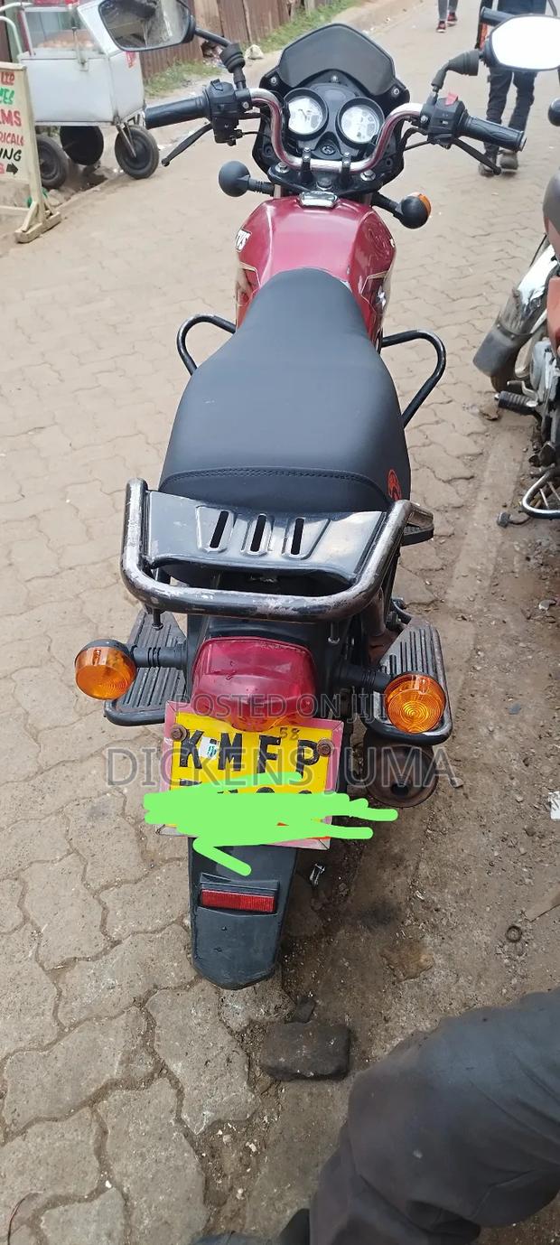 TVS HLX Plus ES 2023 Red - main view