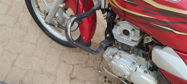 TVS HLX Plus ES 2023 Red - thumbnail 2