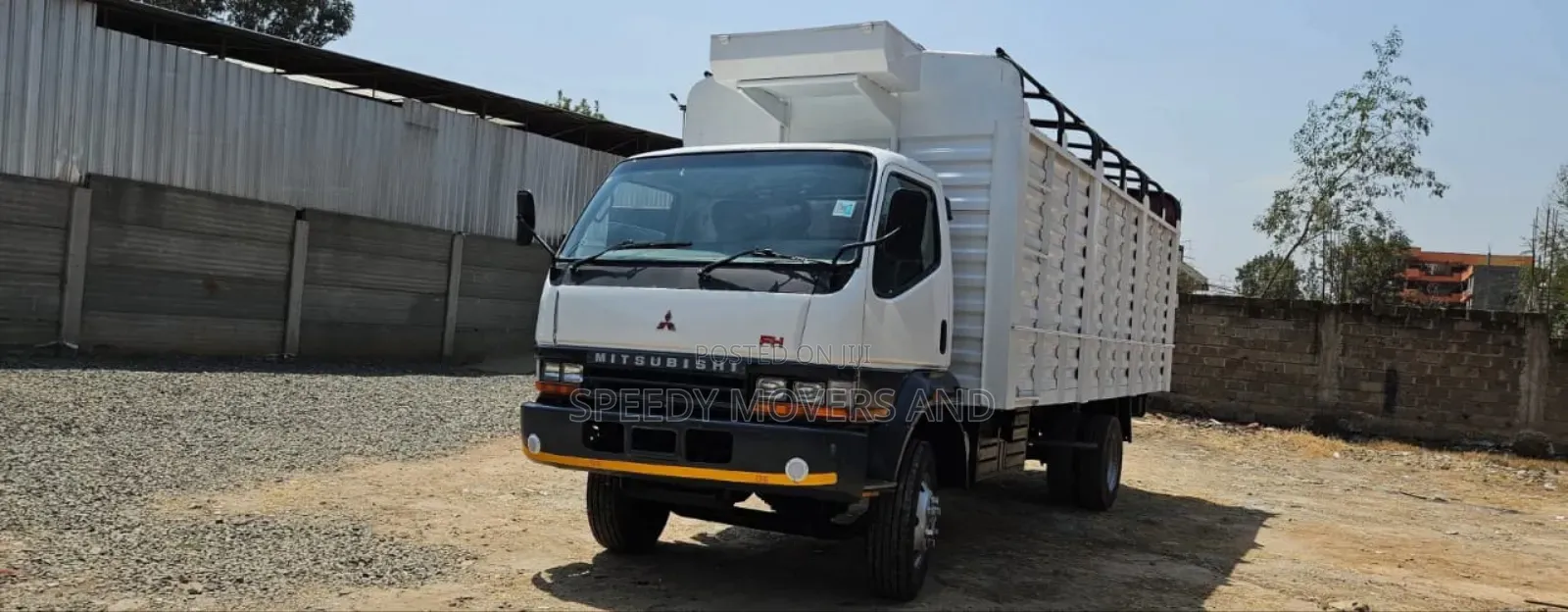 Lorry for Transportation of Cargoes Accessible