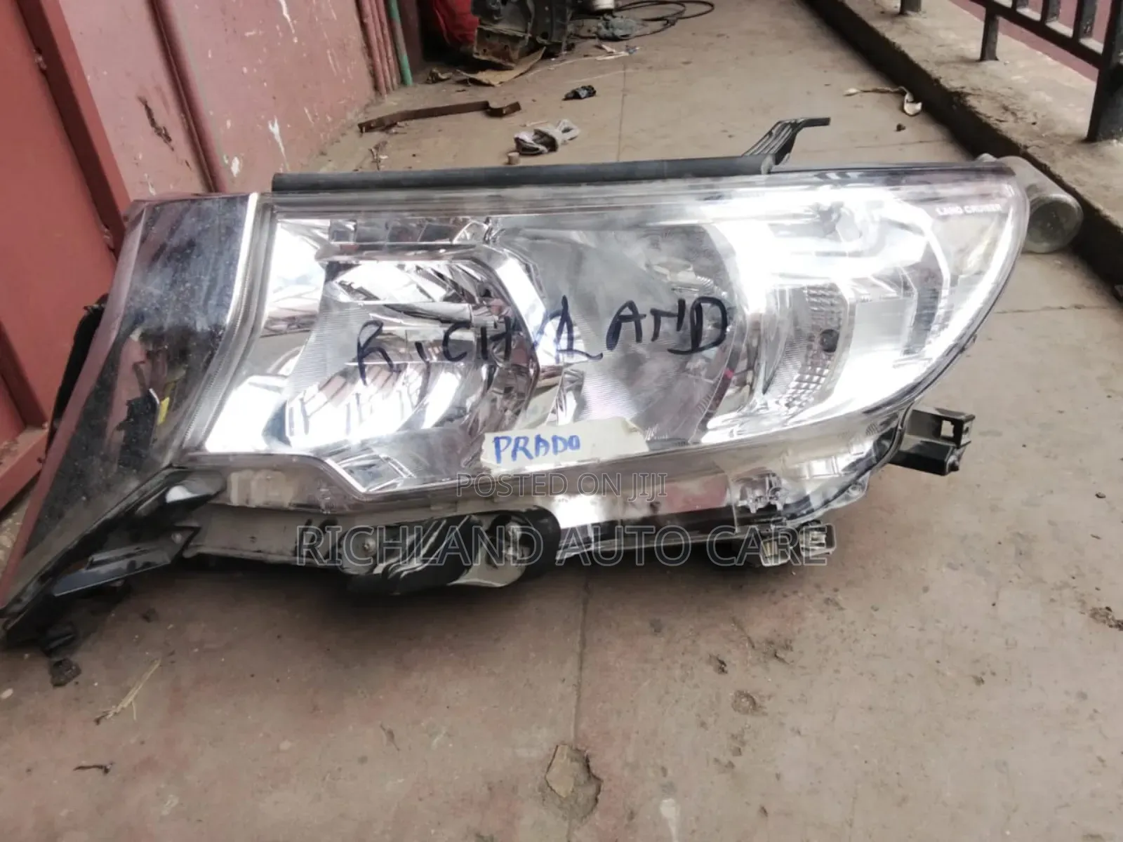 Headlight Landcruiser 200 Series 2018