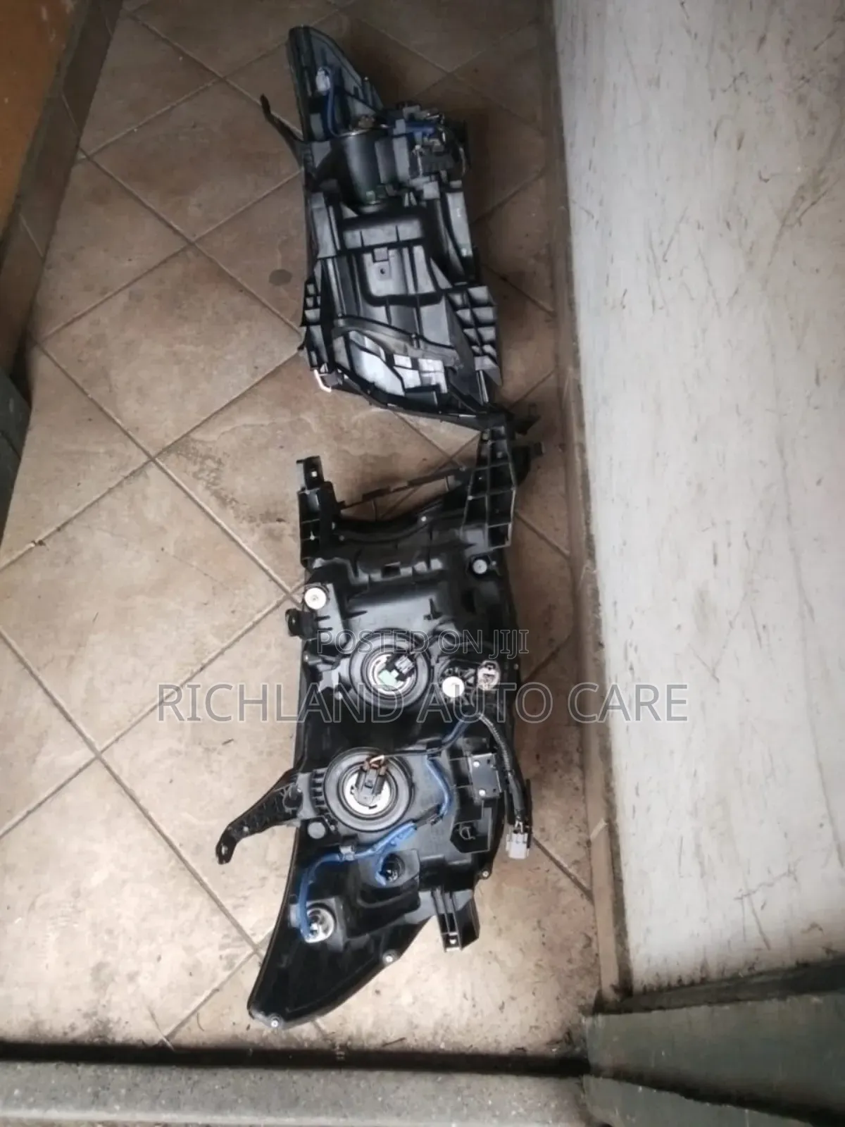 Headlight Landcruiser 200 Series 2018