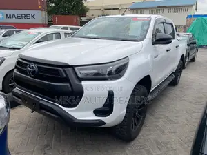 Toyota Hilux 2018 White