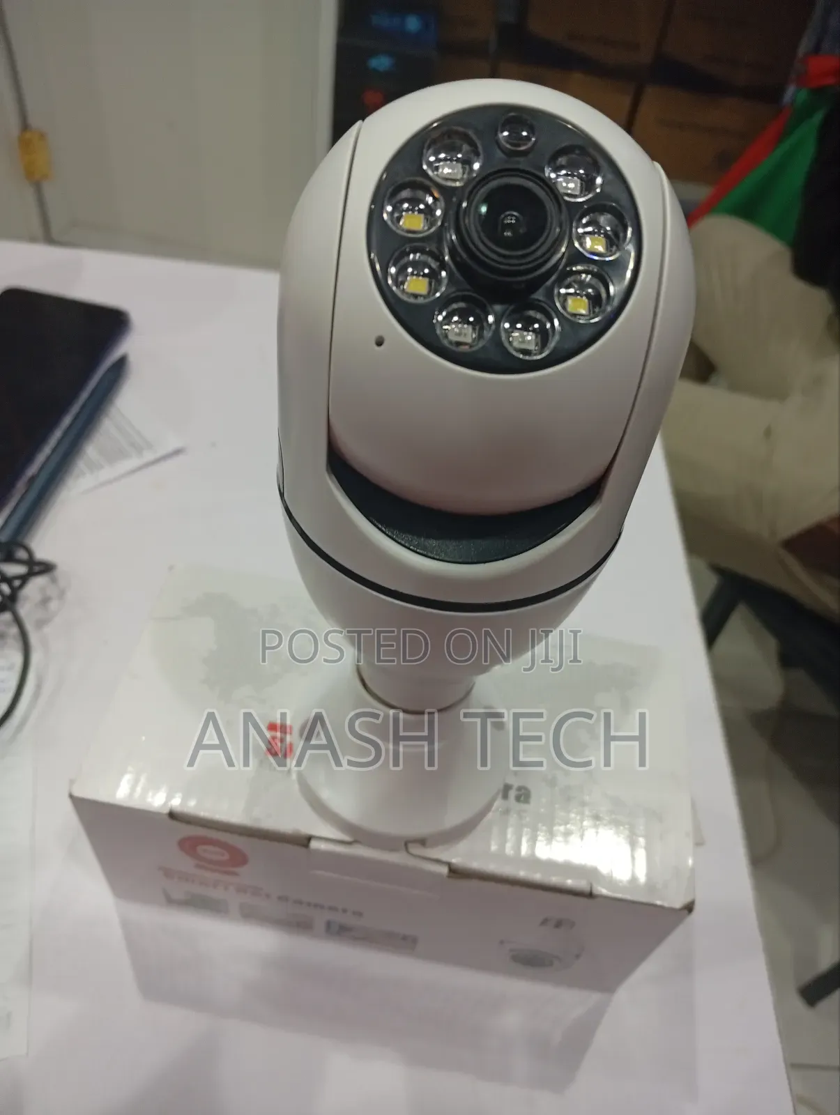 360° View PTZ Wireless Rotating Wifi Bulb Security Camera