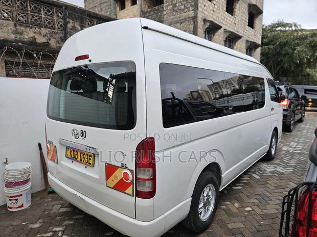 Toyota HiAce 2015 White - thumbnail 5