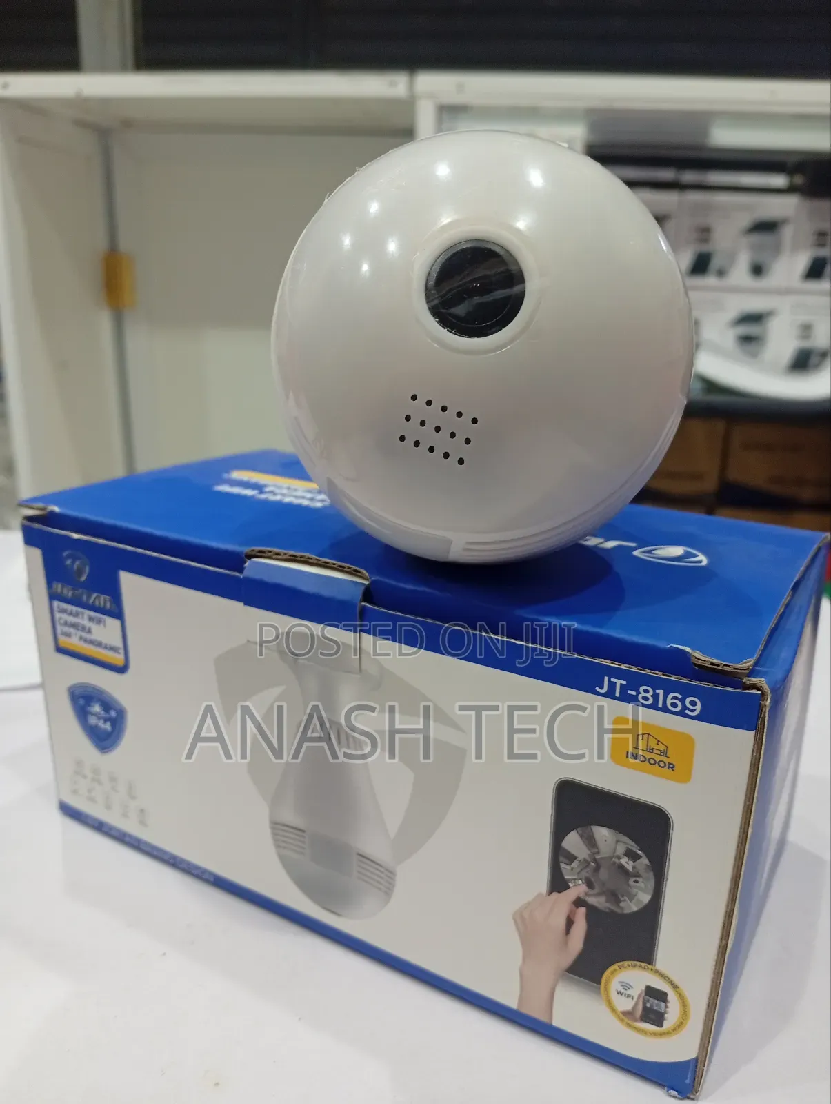 Real-Time Alerts Screens Bulb Camera