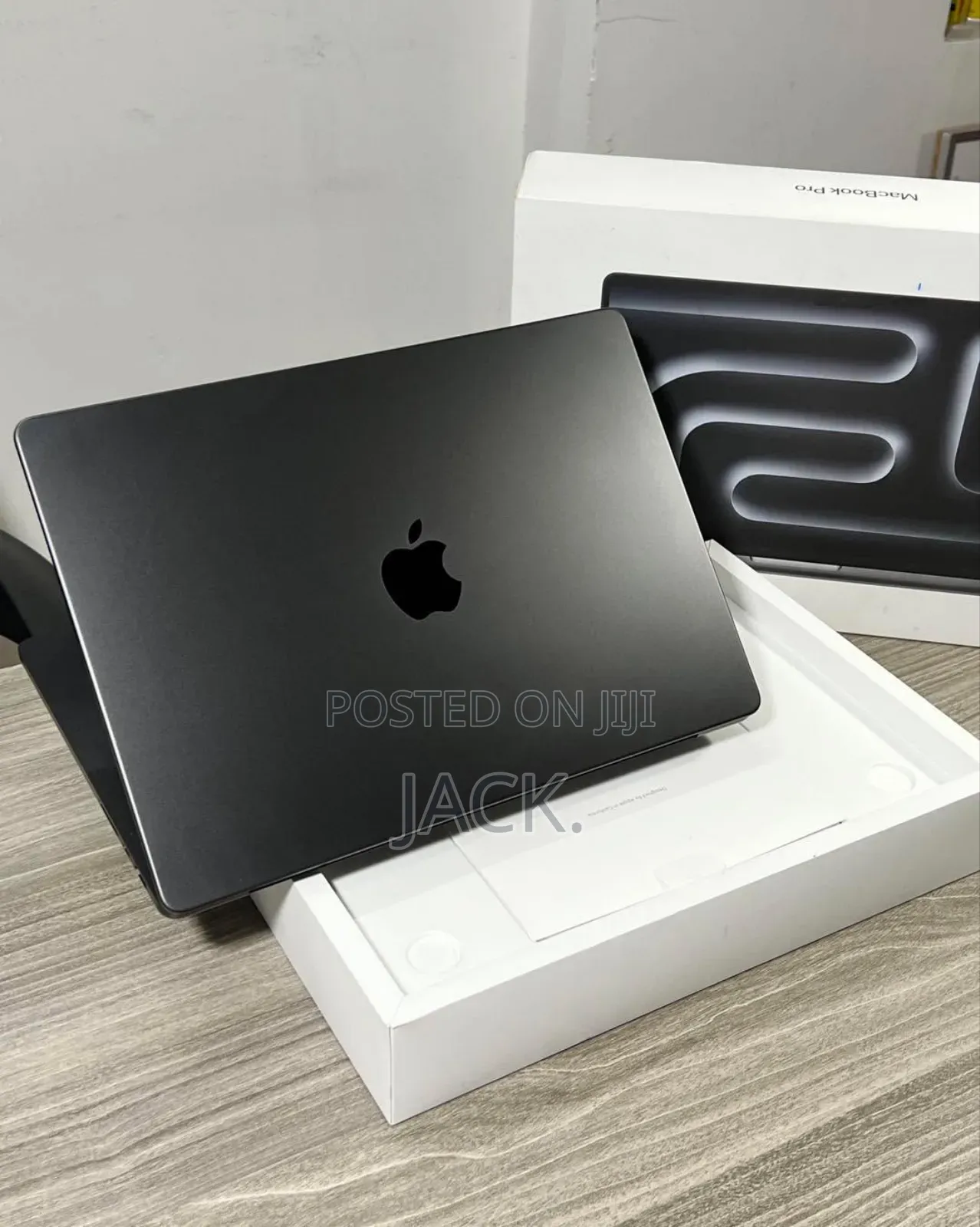 Laptop Apple MacBook Pro 2023 M3 Max 14-Inch 128GB Apple M3 Max SSD 4T