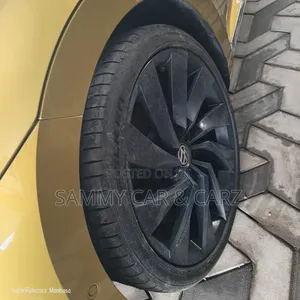 Volkswagen Arteon 2.0T SE AWD 4MOTION 2019 Yellow