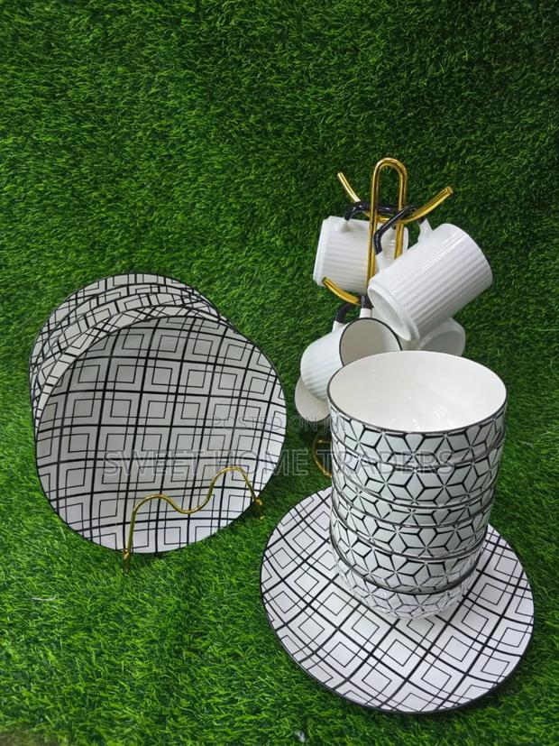Beautiful 18 PCS Dinner Set - main view