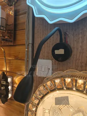 Flexible Gooseneck Wall-Mounted Reading Lamp