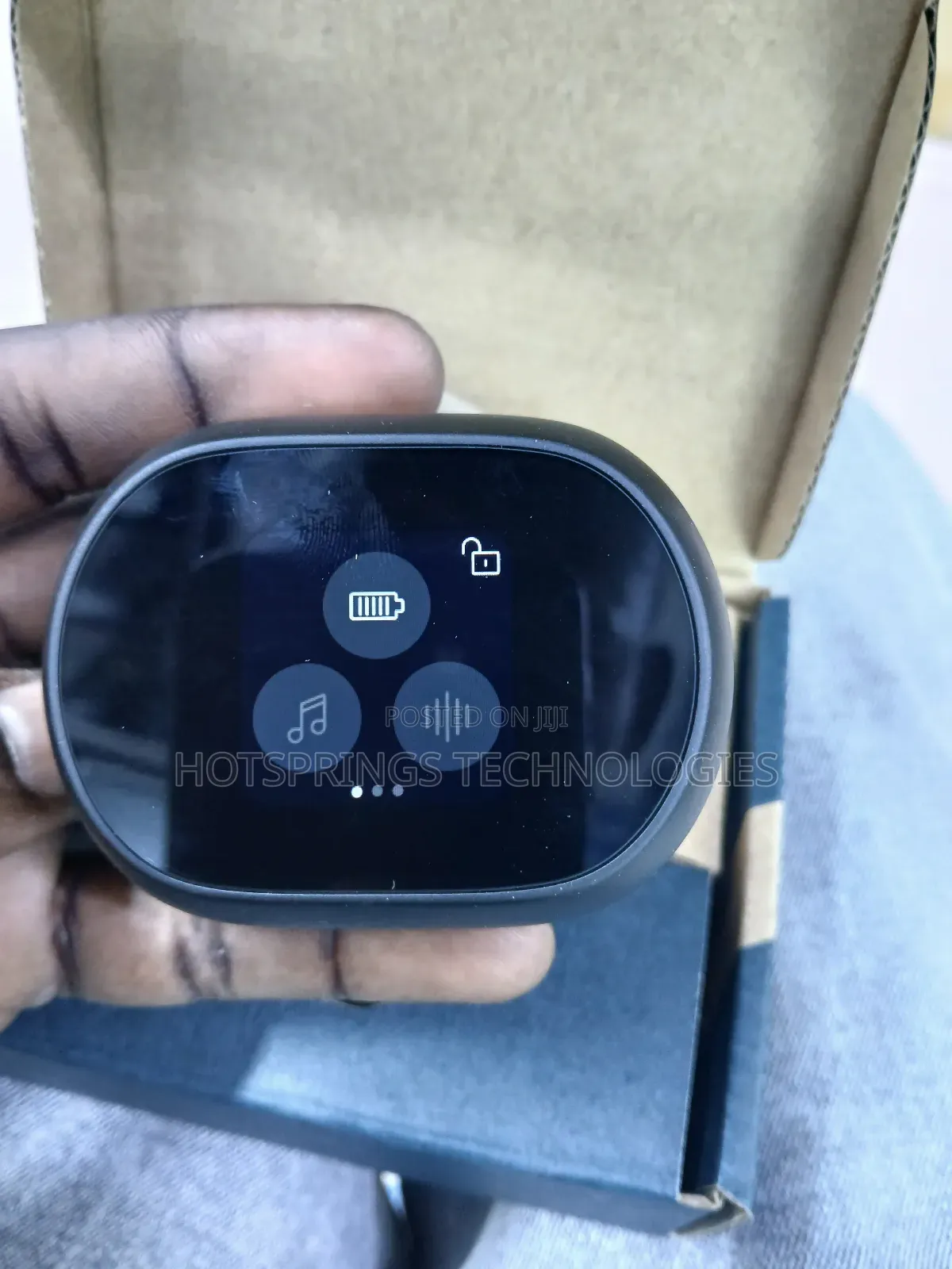 High End Poly Voyager Earbuds