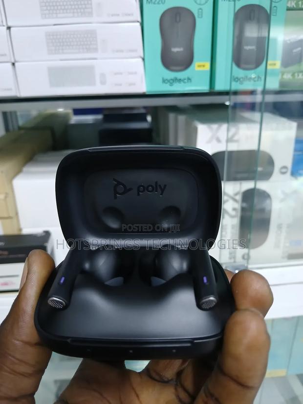 High End Poly Voyager Earbuds - thumbnail 3