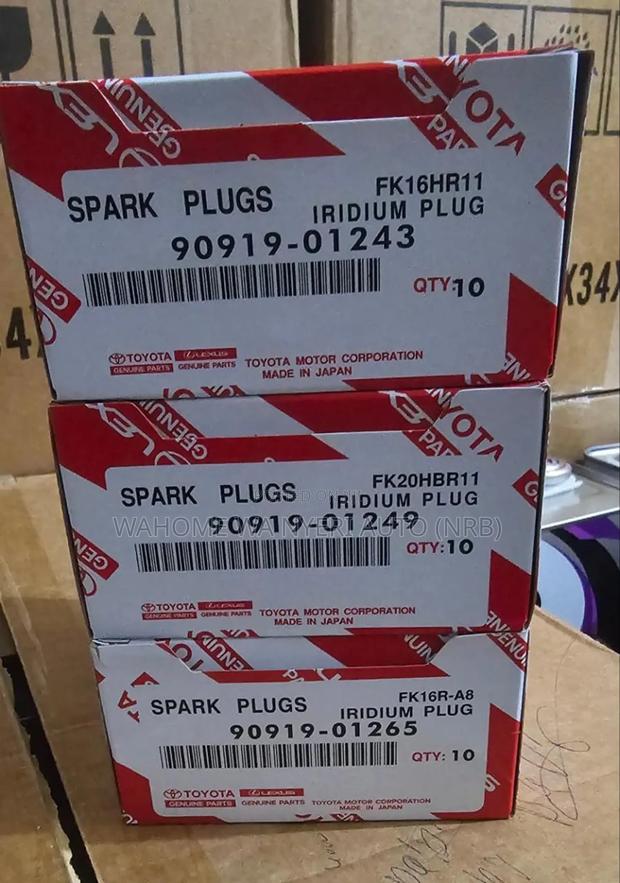 Fk16hr11 Toyota Spark Plugs