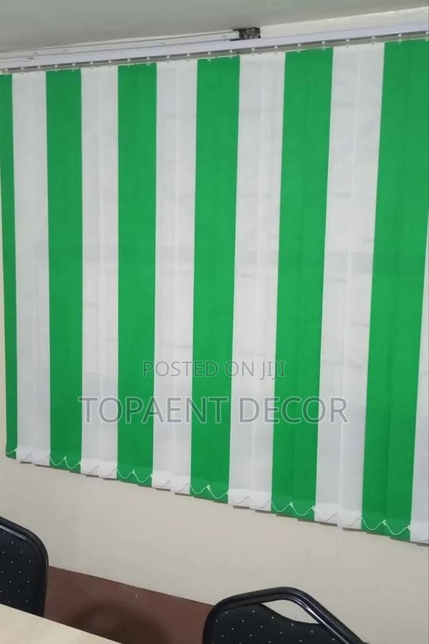 Green and White Vertical Window Mixture for Ver