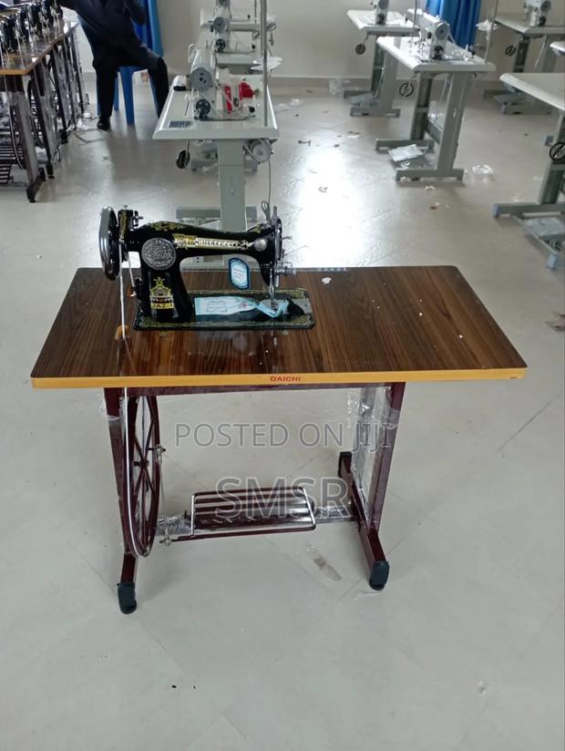 Butterfly/Swan/Singer Manual Machine - thumbnail 3