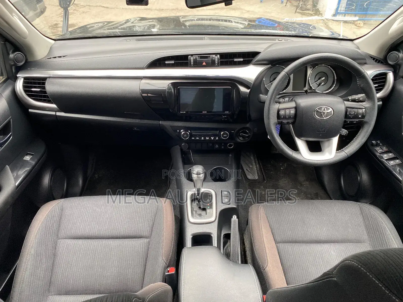 Toyota Hilux 2020 Black