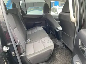Toyota Hilux 2019 Black