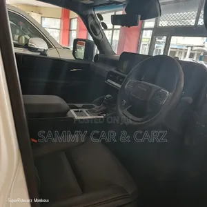 Toyota Land Cruiser 2024 White